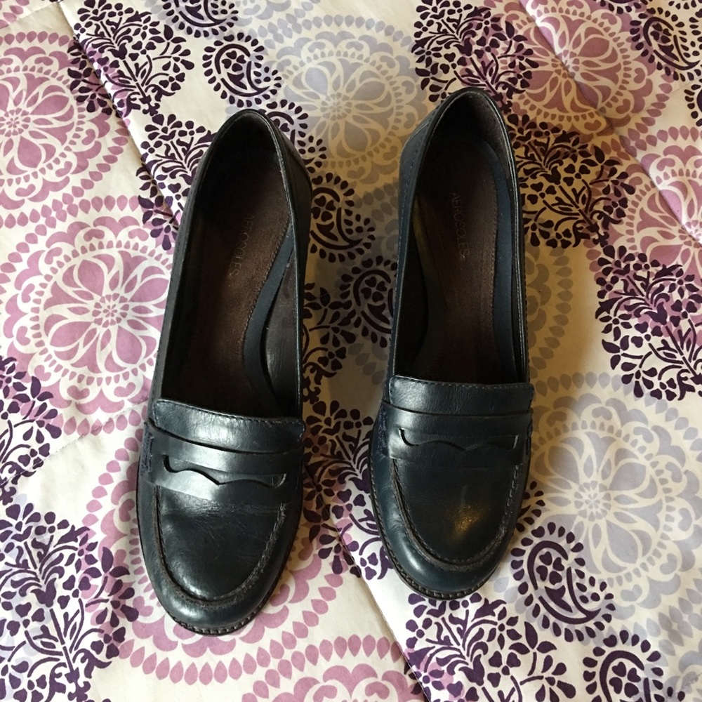 Aerosoles Navy Loafer with very low heels